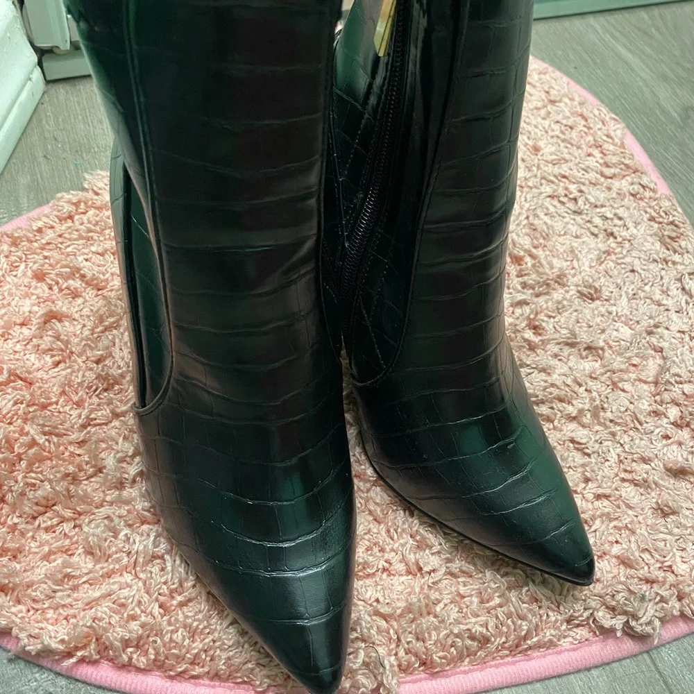 Size 6.5 - Picture 4 of 4